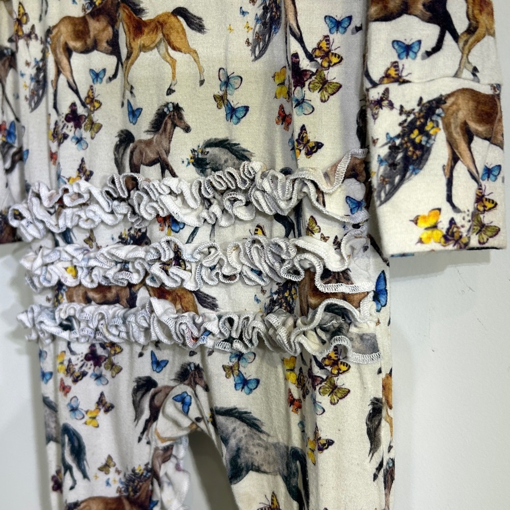 Posh Peanut Equestrian Horse Graphic Ruffled Bamboo Footie |Size 6-9 months - Picture 6 of 12